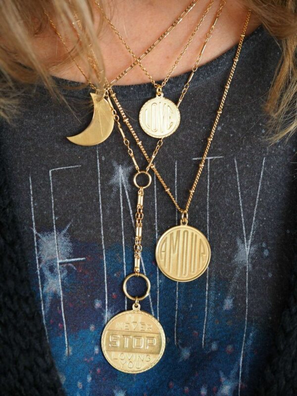 Collar Medalla "LOVE" - Imagen 16