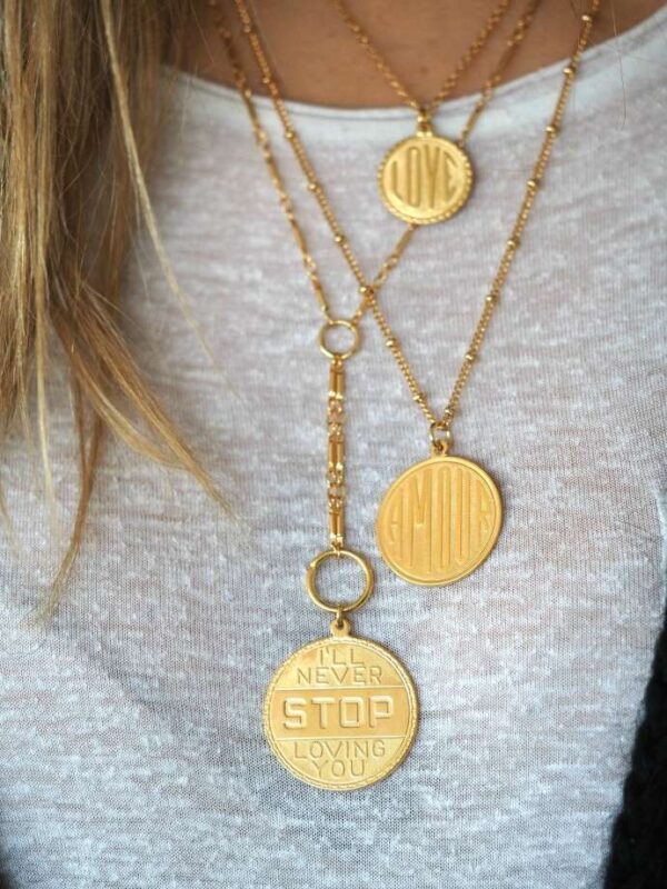 Collar Medalla "LOVE" - Imagen 8